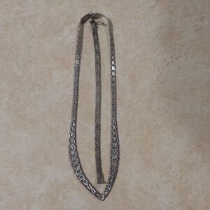 Elegant Silver Necklace